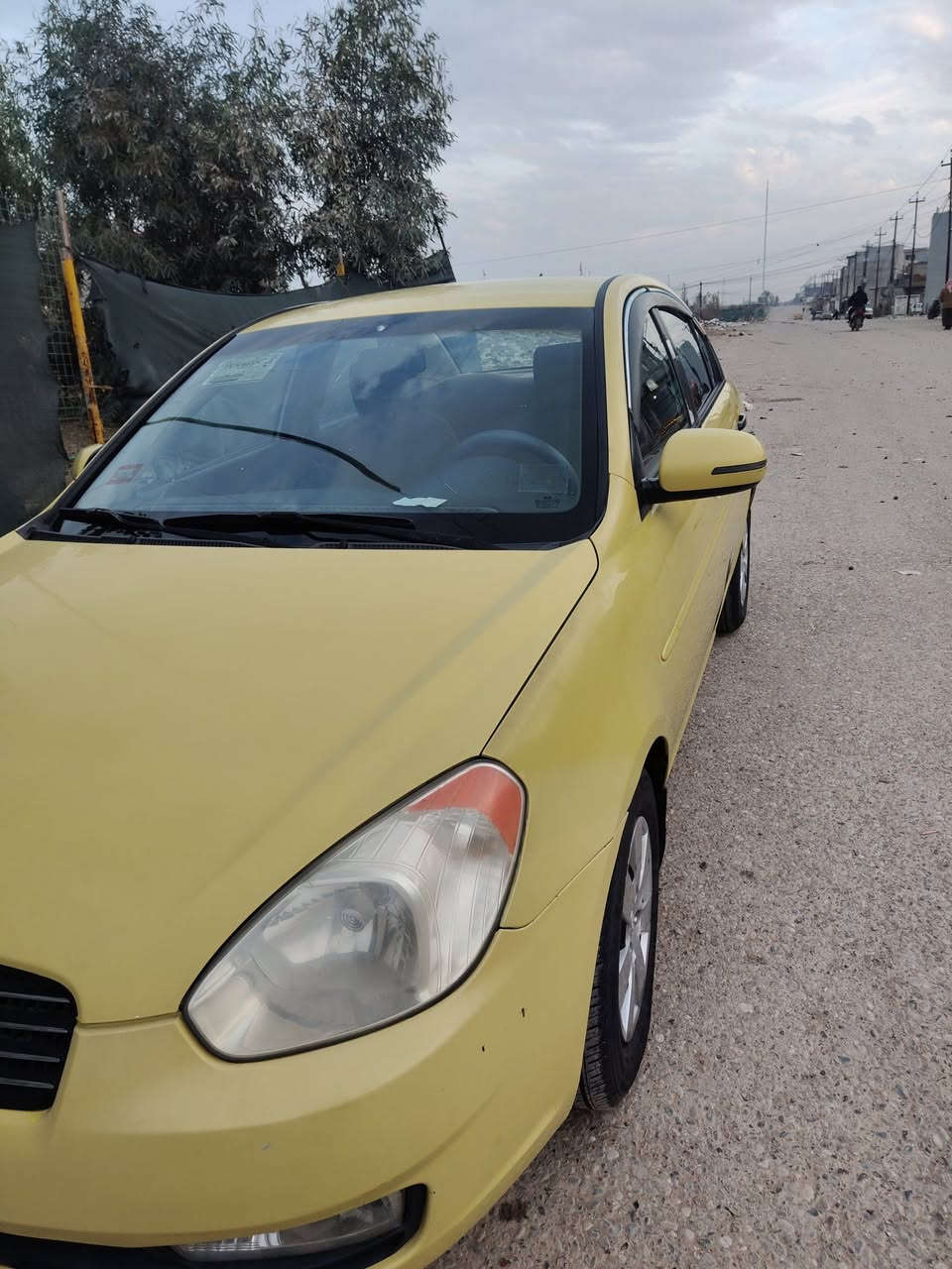 السلام عليكم 
اكسنت 2011 
محرك 1600 
بدون ضرر ومصبوغه مره وحده 
قفل مركزي 
تبريد ثلج 
تواير جدد 
السعر 100 وبيها مجال حك الجيه 
***********
