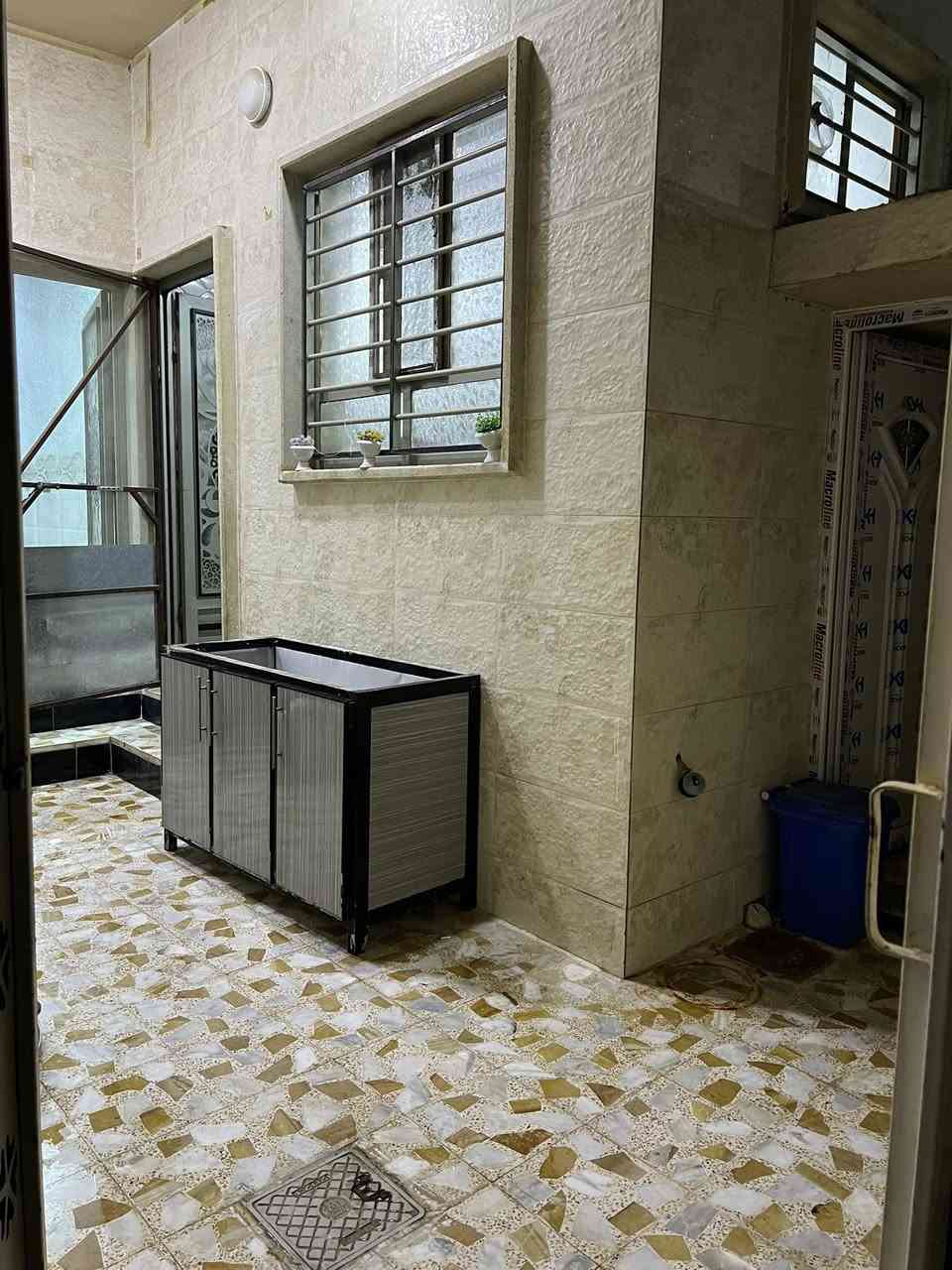 بيت اجار حي السماح قرب مستوصف كوكجلي متكون من 3 غرف نوم واستقبال وطابق ثاني وصحيات البيت نضيف بناء حديث للتوصل ***********

