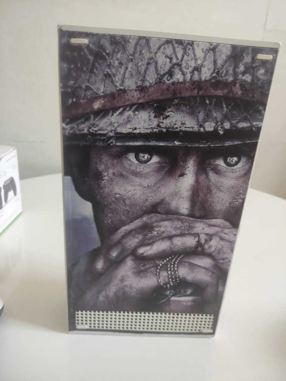 السلام عليكم
اكس بوكس سيريس اس مستعمل مع كامل ملحقاة و جويستك2 اليدة الاصلية و قيم سير توصيل مجاني  السعر 325  او مراوس بلي ستيشن 4 كامل مواصفات

الجهاز شغال نضيف 100 /90 مكفول قسما ابدا مطاب تصليح بس اني فتحته لان به غبرة بسبب تنظيف البيت نضفت بس المروحة ما فتحت فتحة المعالج و الجهاز فول مواصفات 512  گيگا بايت 120 فريم 2k و 4k حسب اللعبة دقة فول و سلاسة فول و يحتوى على مكتبة العاب ضخمة اسمها اشتراك game pass Ultimate تحتوي على اكثر من 2000 لعبة اشتراك شهري ب 5 الاف مضمون بس من خلال توصيتي و تگدر تسوي الحساب مشترك مع اكثر من 3 اشخاص يعني تشتري قيم باس 2 شهر 10الف  انت و صديقك تتقاسمون الفلوس و الكم شهرين بنصف السعر و تستطيع تلعب اجزاء كود بلاك اوبس مجانا من خلال اشتراك القيم باس و مستعمله استعمال شخصي يحتوي على حساب مفعل به اشتراك قيم باس التمت محمل به العاب كود بلاك اوبس 7 زومبي قينشن امباكت ماينكرافت و كم لعبة كذلك مكاني ديالى رقم هاتفي *********** ملاحضة مهمة الجويستك ثنينهن شغالات لكن الجويستك الاصلية تعاني من مشكلة اطلاق النار و التصويب ازرار الشفتات السفلية تشكل و تحتاج صيانة مو مكلفة و الجويستك الثاني القيم سير بعض الاحيان عند تحريك الواير يفصل من الاكس بوكس يجب تحريك الواير مجددا حتى تعمل الجويستك مجددا يوجد توصيل لكافة المحافظات و التوصيل مجاني و السعر قابل للنقاش اقبل مراوس  بجهاز ps4 و فرق طبعا
