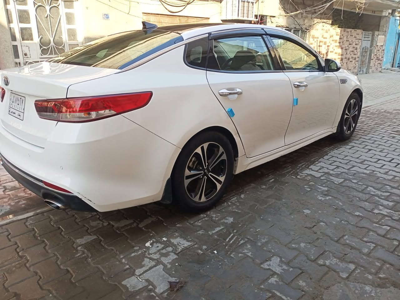 Kia optiama
سلام عليكم 
يرجى قراءة المنشور جيداً

للبيع: كيا أوبتيما  2019 فول vib 

المواصفات العامة:

• الموديل: 2019

• المحرك: 1.6 لتر تيربو

• عدد السلندرات: 4 سلندر

• ناقل الحركة: أوتوماتيك 7 سرعات DCT

• نظام الدفع: دفع أمامي (FWD)

المواصفات الخارجية:

• مصابيح أمامية LED

• مصابيح نهارية LED

• مرايا جانبية كهربائية مع إشارات

• فتحة سقف بانوراما

• حساسات أمامية وخلفية

• كاميرا خلفية

المواصفات الداخلية والتقنية:

• مقاعد جلد

•خزن ميموري للمقاعد

•سماعات ميرديان

• تحكم كهربائي بالمقاعد

• تبريد وتدفئة الكشنات الأمامية

• تدفئة الستيرن (المقود)

• شاشة وسطية تعمل باللمس

• نظام Apple CarPlay و Android Auto

• تشغيل بصمة (Keyless Start)

• دخول ذكي بدون مفتاح

• مكيف أوتوماتيك ثنائي التحكم

• مثبت سرعة

• إضاءة داخلية LED متغيرة الألوان

أنظمة القيادة والمساعدة:

• Auto Hold

• هاندبريك كهربائي

• نظام المحافظة على المسار (Lane Assist)

• قيادة شبه ذاتية

أنظمة الأمان:

• نظام مانع الانزلاق (ESC)

• نظام مانع الانغلاق ABS

• وسائد هوائية متعددة

• نظام مراقبة ضغط الإطارات

• نظام الثبات الإلكتروني 

السيارة ماشية 100 الف mi 

بيهه 5 قطع صبغ 

 السيارة رقم بغداد  
السيارة بيهه نقوصات بسيطة استهلاكية 

السعر 138 ورقة بيهه مجال 

رقم صاحب سيارة : واتس اب واتصال على رصيد

***********
