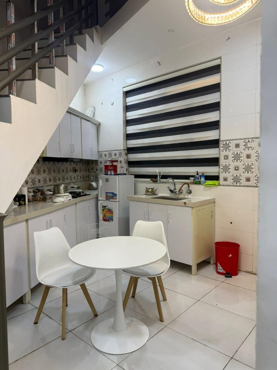 🏠 مشتمل للبيع – الزوير الغربي

📍 الموقع: الزوير الغربي، قرب جسر بته

📐 المساحة: 90 متر
📏 الواجهة: 10 متر

🧱 الوصف:

* بناء حديث طابقين
* غرفة نوم في الطابق الأرضي
* غرفة نوم في الطابق الثاني
* مشتمل جديد ونظيف
* يُباع مع الأثاث بالكامل

💰 السعر المطلوب: 120 مليون دينار عراقي

�📩 للتفاصيل أكثر تواصل  الاتصال او خاص ***********  او   *********** زيارة المكتب حي الحسين قرب مطعم نابو او الخسرويه قرب الشؤؤن  مقابل ثانوية المتنبي  ♻️ #موقع_مميز_جدا 🏢 #عقار #عقارات_العراق #ترند #اكسبلور
