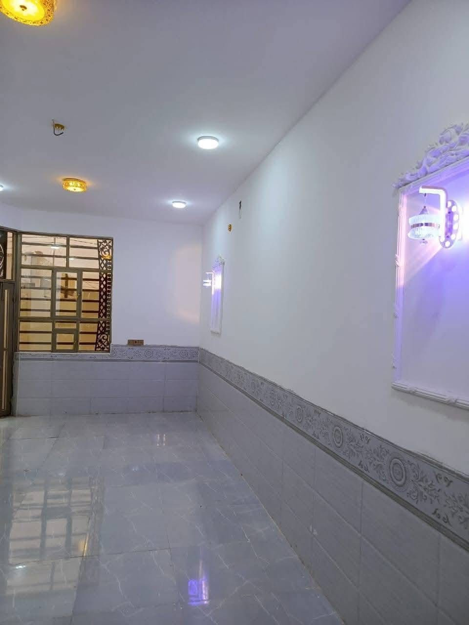 بيت الايجار 160 متر مامسكون لايجار

🏠  مقابل ملحق قرية الغدير  مقابيل جسر الشهداء بلخط الاول يبعد عن شارع الصب الرئيسي 150متر حقيقي

📍 الموقع: محافظة النجف الأشرف

بيت 160متر بناء جديد 

تانكي وسخان وخلاطات ومغاسل داخليه وخارجيه وخط وطني ومولد جاهز 

🟠 تصميم الخارطة : 

غرفتين   - صالة  -صحيات  -مطبخ - منورــ ستقبال كراج

ــــــــــــــــــــــــــــــــــــــــــــــــــــــــــــــــــ

سعر الايجار 250 الف

او من خلال الارقام التالية. ‼️
***********
