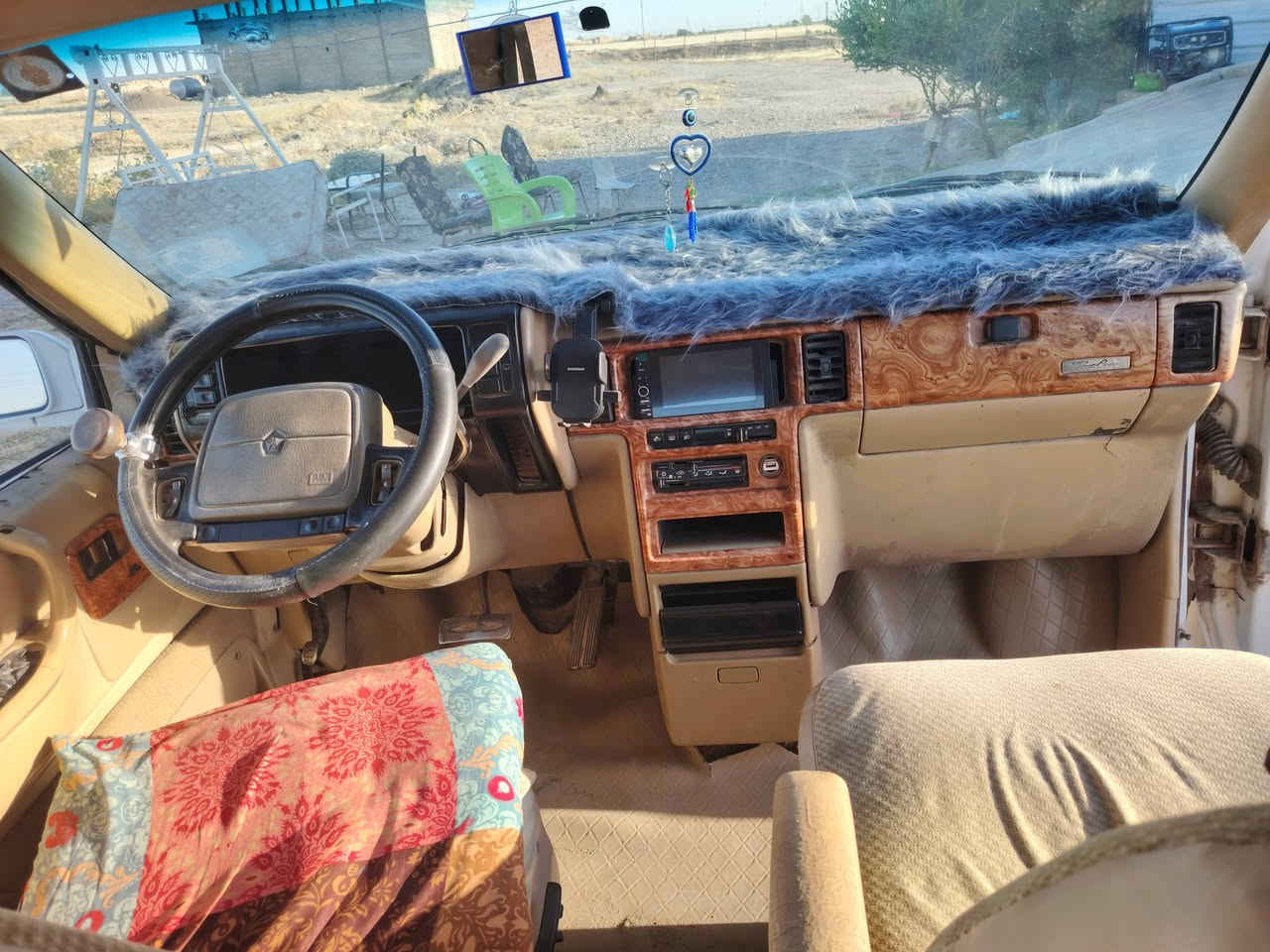 السلام عليكم دوج ٧ راكب موديل ١٩٩٢ محرك بلادي رقم كركوك بسمي سعرهه ٣٠ وبيها مجال بسيط مكاني تكريت  ***********
