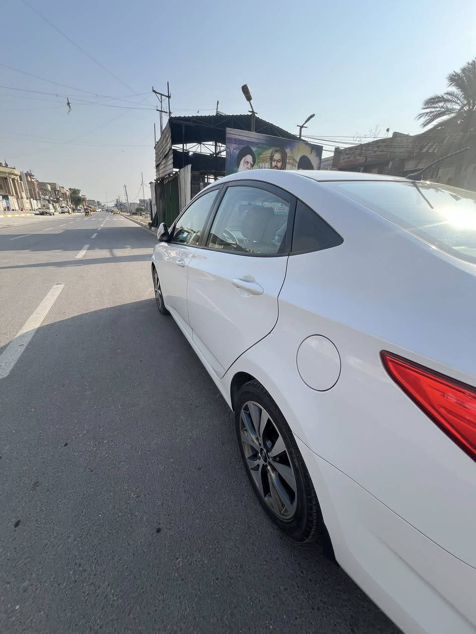 السلام عليكم اكسنت2018 مكينة1600 خليجي رقم بغداد الجديد ماشية32الف فقط محرك كير صدر تبريد وضع الشركة اي صيانة مداخلة تحكمات سلايت كامرة شاشة سيارة كاملة من كلشي وكلشي بلادي بيها فقط تبديل دعامية امامية اثر كسر ورصعات مسحوبات بي دي ار سونار مرفق سعرها 130 وبيها مجال  مكاني بغداد الرصافة شباب ذاكر كلشي لتكلي شبيها مبيها***********
