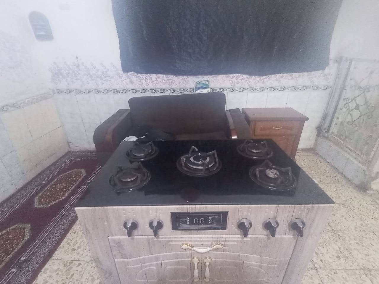غراض بيت للبيع كلمن وسعره سكرين وعلخاص ماسنجر *********** واتساب فقط
