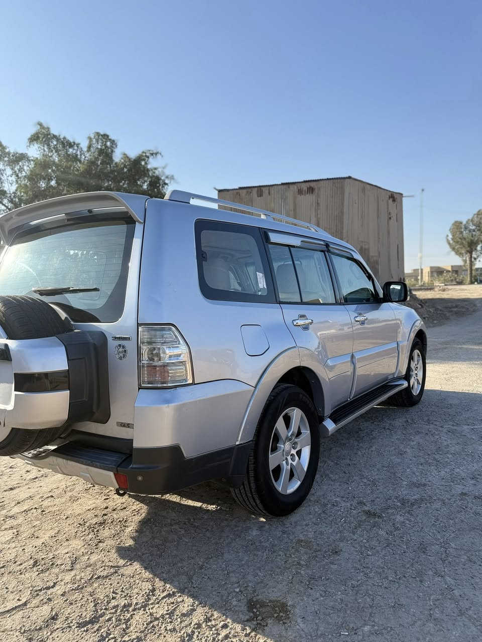 السلام عليكم اخوان 
باجيرو حبتور 3.8
فوول مواصفات 
فتحه تحكمات ستيرن كشن كهرباء تدفئه تبريد مري شفط دمام 
سياره جاهزه من كلشي كفاله بدون صبغ بدون حادث بدون بارد سياره خير من الله احلى من الصور السعر 128 وبيها مجال اي استفتار اني حاضر ***********
السياره باسمي تحويل ثاني يوم
