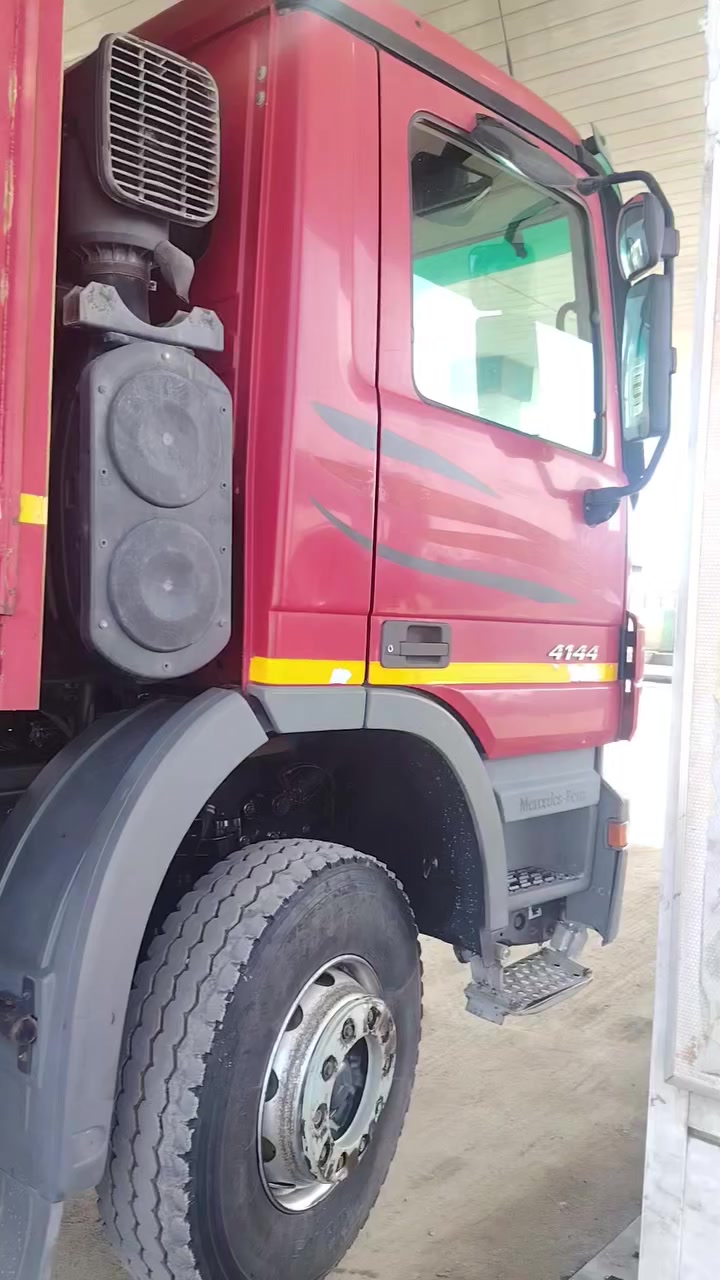 للبيع قاطره ومقطوره ٢٠٠٦ ايطاليه مربوطه ٣ لوحات رقم اربيل حجم ٤٤ ٤١ مكينه شاصي قماره مكفولات عربانه حمزه ناهي ٢٠٢٢ للاستفسار لاتصال ع رقم ***********
