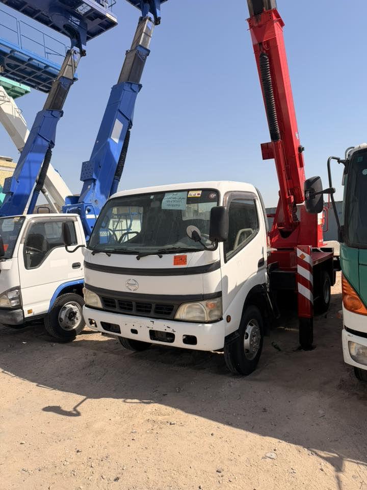 سله هينو دخول جديد ١٨ متر فول سيفتي  سياره تحفه معرض رضا العبادي ***********
