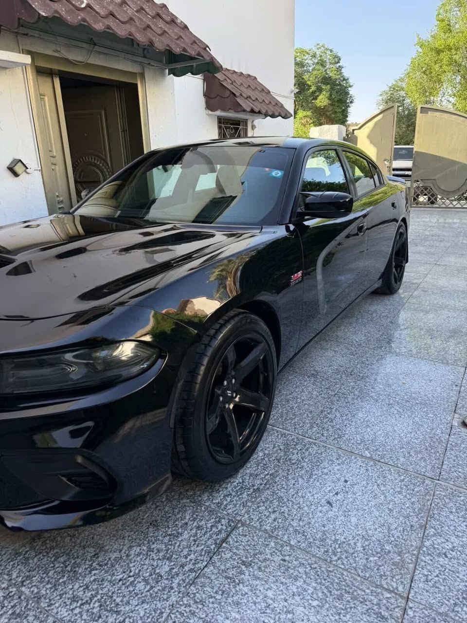 سلام عليكم دوج جارجر للبيع سياره ارتي معوقين وصارت حره سياره موديل 2016 سياره جديده بدون لا يرباك ولا اي شي سعر سياره ١٧٠ وبيه مجال بصيط مكان بغداد رقم تلفون ***********
