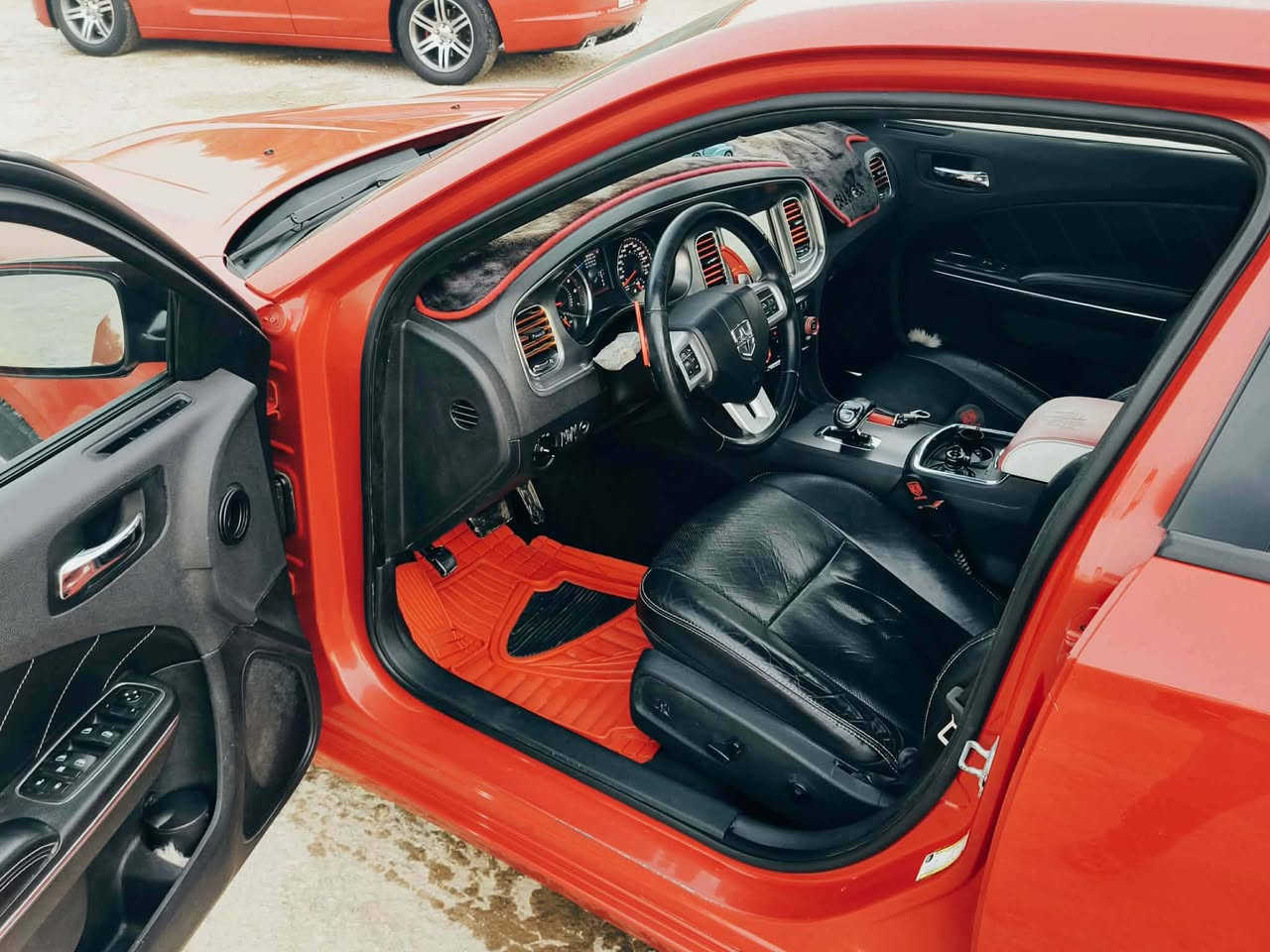 سلام عليكم
جارجر 2013 بيع فقط رقم بغداد مداور ثاني يوم 
وارد خليجي بدون حادث كفاله 
مكينه كير كفاله
حجم المحرك 3600
كير طياره 8نمر
مواصفات السيارة:-
* داخل اسود
* ويل قياس 18خليجي أنج .
* شاشه كبيرة 
* مقاعد اماميه وخلفيه حضن كهربائي 
* محدد سرعة . .+شفتات
* كاميرا خلفية دوارة.
* مرايا كهربائيه 
* دخول ذكي (بصمة) .
* السعر178وبيها مجال بسيط
مكان السياره الديوانية الحمزه الشرقي*********** ولي ما يعجبه السعر يدعينه برزق
