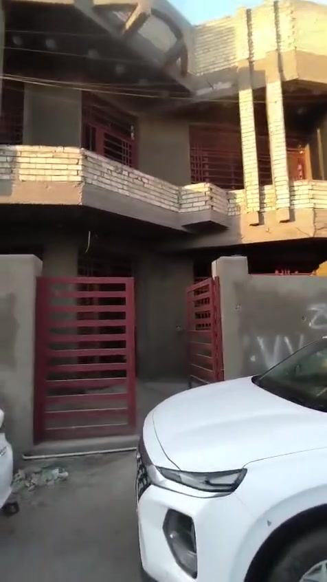 السلام عليكم بيت للبيع مساحة 300 متر بناء 160 متر و 140 متر حديقة سند 25 الكرغولية مقابل سكلة العزاوي داخل الفرع ***********
