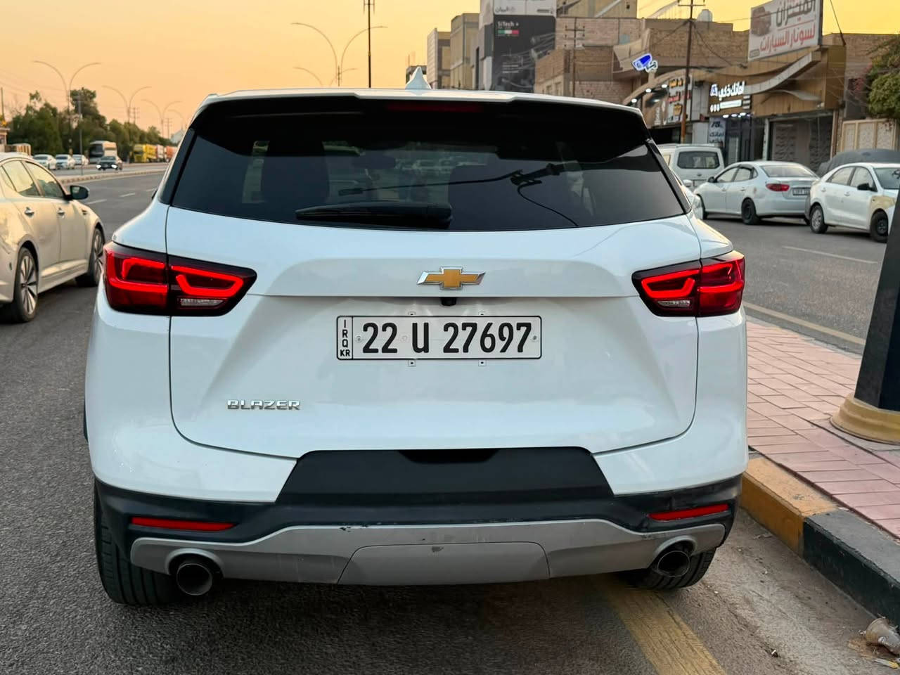 السلام عليكم 

شوفرليت بليزر 2025 ابيض 2LT رقم اربيل 
ضرر خلفي قليل جدا جاملغ خلفي وطرف الجنطة
تصليح داخل العراق وشغل درجة اولى وبدون تبديل 
 

موديل 2025 
ابيض رقم اربيل 
رادار امامي 
بصمه باب وتشغيل وتشغيل عن بعد 
شاشة كبيرة للمعلومات 
داخل السيارة مخمل لونين 
طقم تاير بحالة ممتازة جدا 

السعر 215 ورقة 

الاتصال // ***********
