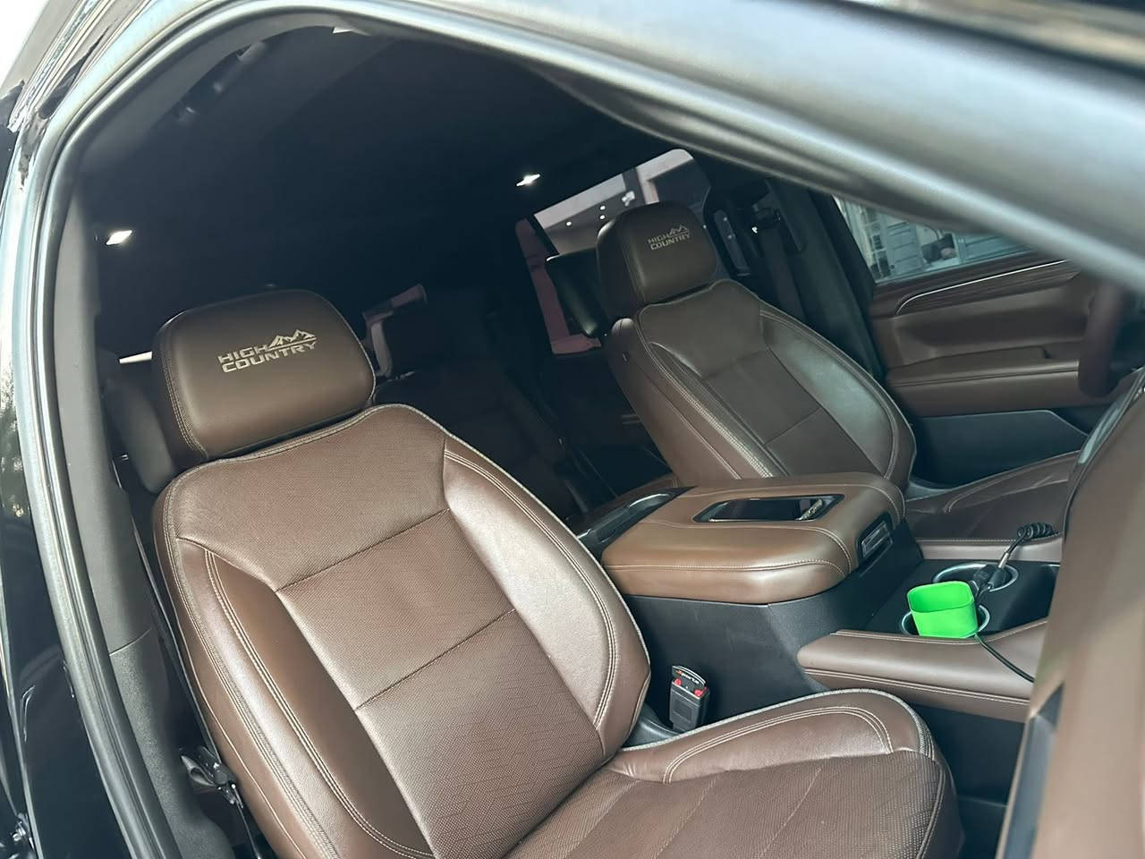 من رخصة الادمن
السلام عليكم 
تاهو هاي كانتري اعلى فئه وارد امريكي 
فول مواصفات موديل 2021 
سياره جديده مابيه اي نقص 
كراسي منفصل 
تخم تاير صدر كله جديد 
كير مكينه مكفوله 
محرك 6200
مابيه اي نقص 
ماشيه 160 كيلو 
صور الحادث مرفقه مع الصور حادثه كلش خفيف 
رقم مميز 
مكان بغداد 
السعر 44 الف دولار قفل 
الاسفسار 
***********
