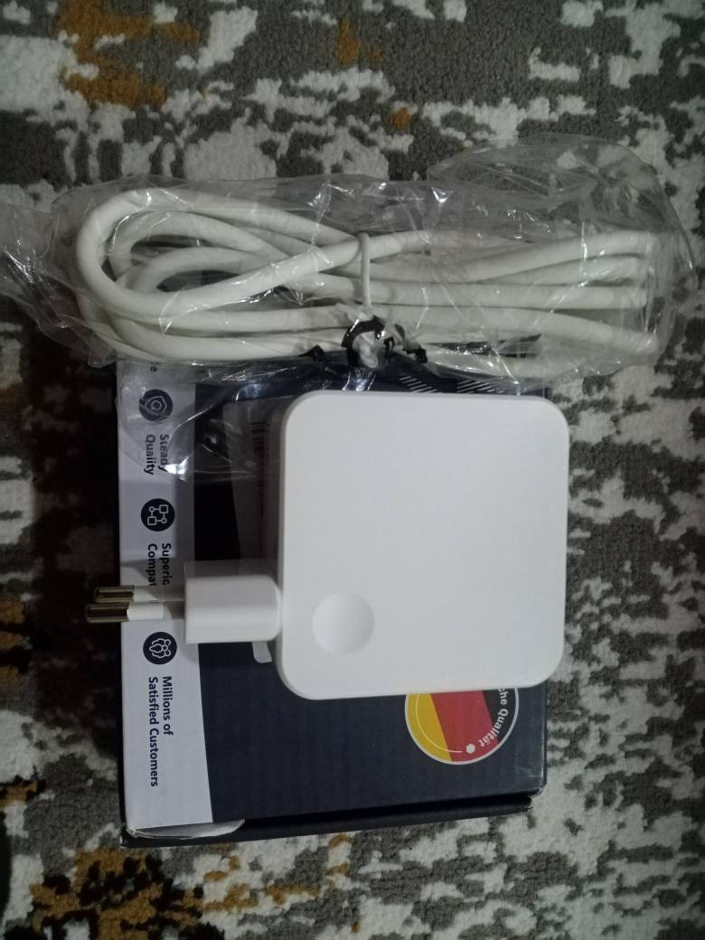 ئەداپتەرو پاوەریی ئەوروپی
بەشەرتی ئەسلی المانی
وایەری بیلادی خۆی لەگەلدایە
درێژی وایەرەکەی 2 مەترە
***********
۰۷٥۰۳۱٤٦۷۱٤ رانية, السليمانية
