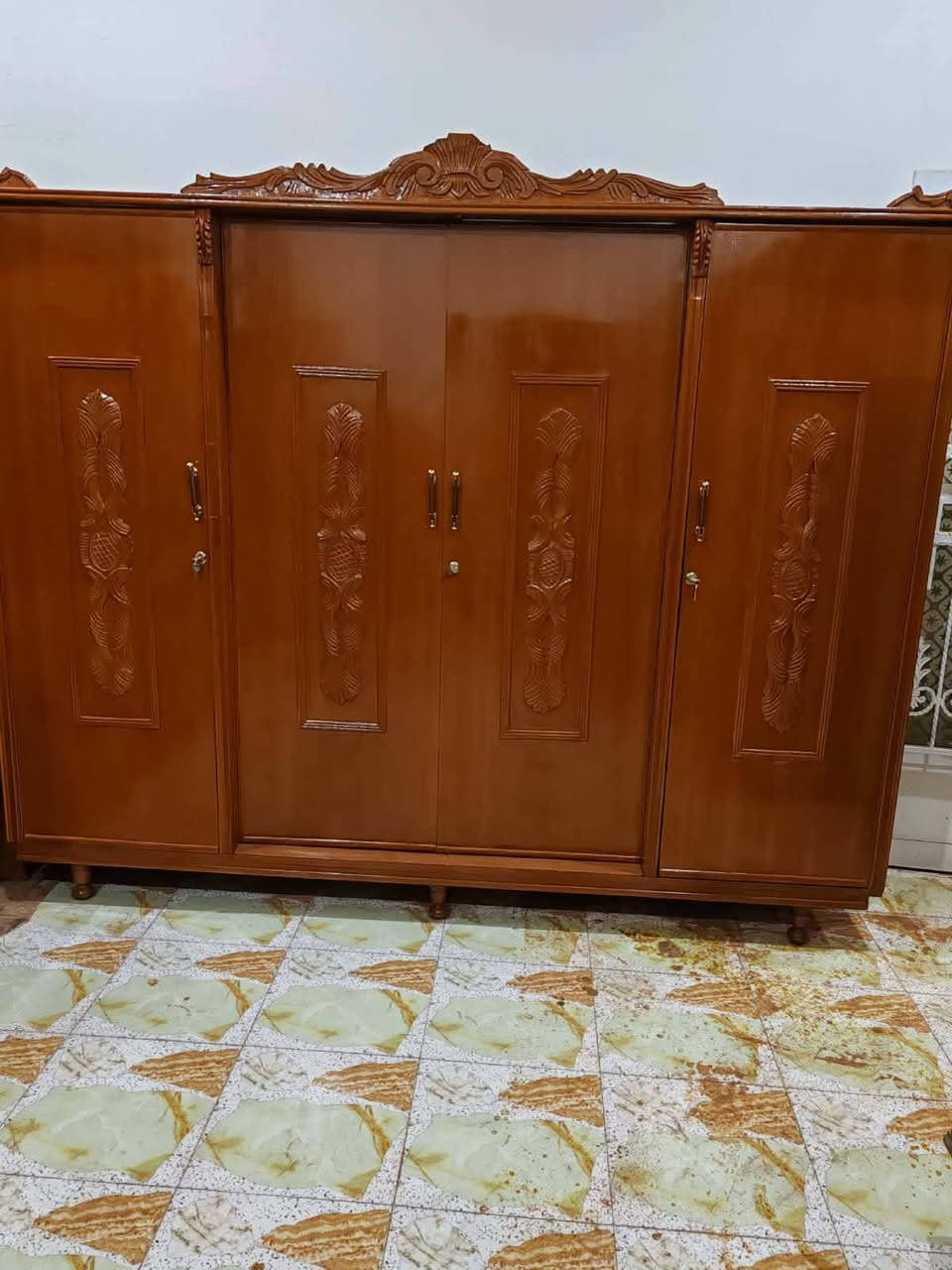 كنتور وبوفيه وميز تسكام كلش نضيفات وسعر مناسب مكان حله ابو غرق شراي يتصل على الرقم *********** مكلفه
