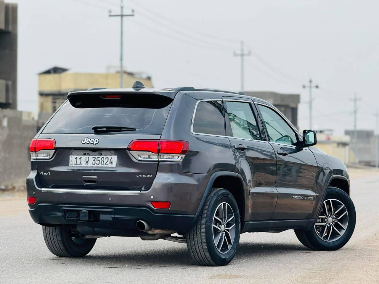 السلام عليكم
جيب موديل 2020 فئه لاريدوو 
حادثها جاملغ وباب وشوي ب بنيد فقط 
الباقي كفاله 
مكينه وكير كامله سياره
رقم بغداد ب اسمي تحويل ثاني يوم 
السعر 188 وبيها مجال بسيط 
مكاني بابل
+964 773 534 9460
