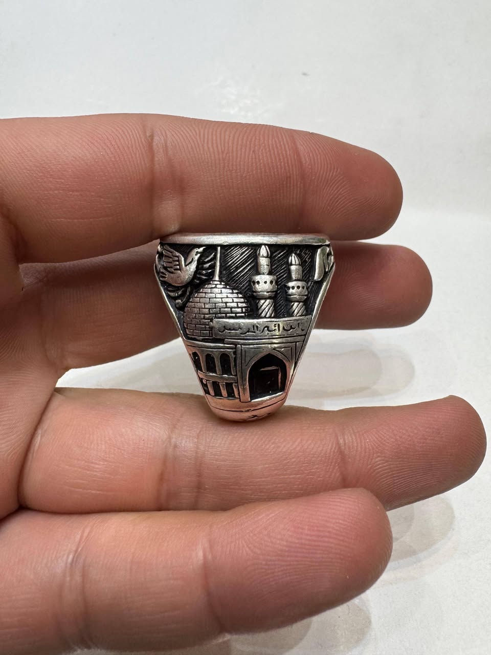 صياغة علي جنكي معروفه صياغته شكد غاليه مالنه علاقة بسوك الفضه سعر صياغته غاليه الهوات يعرفون مو الجدد ثقيل 21.8 غرام


**إذا كنت صاحب هذا الإعلان وتريد حذفه لأي سبب، رجاءا أرسل رسالة إلى الدعم الفني**