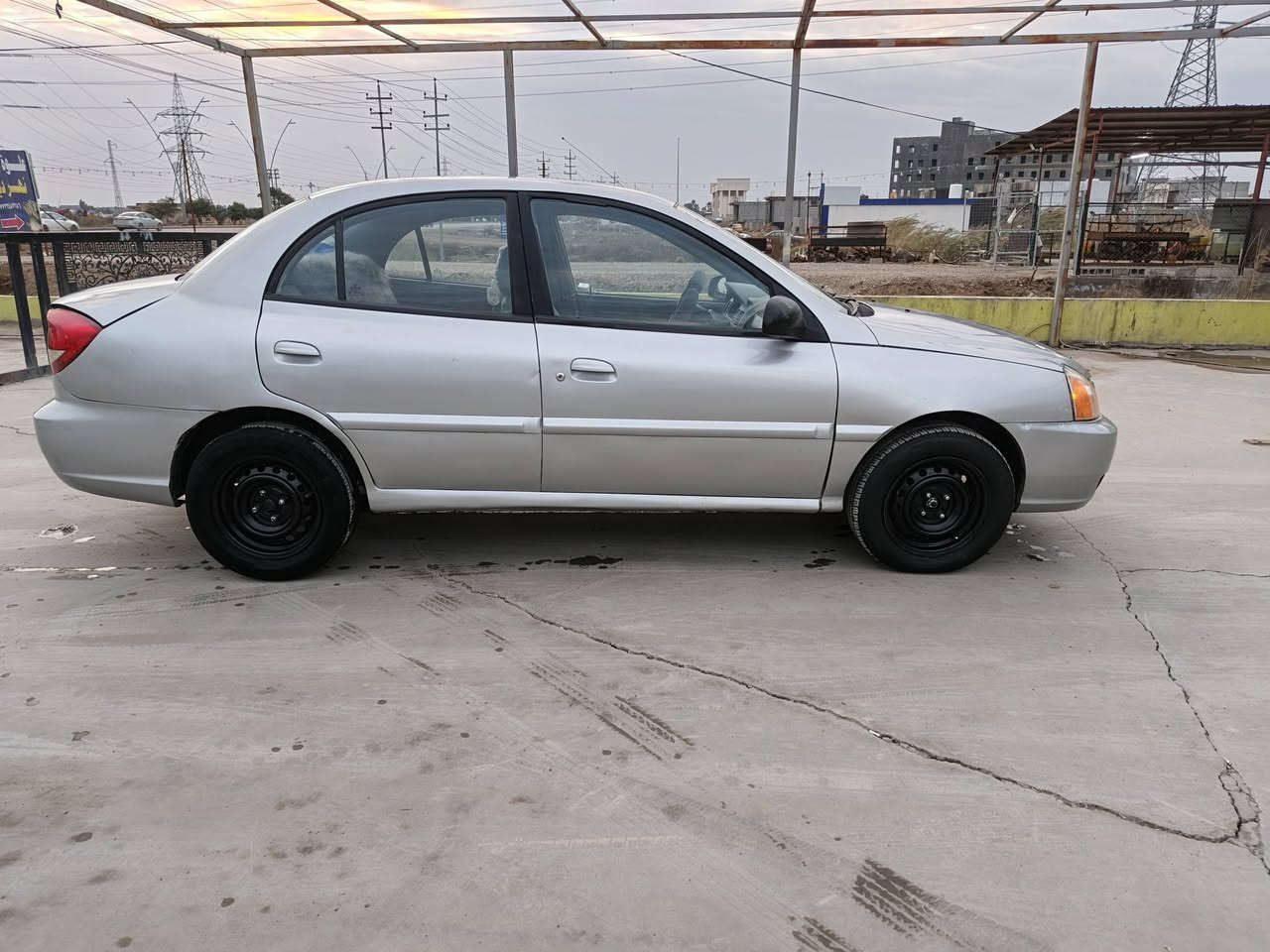 السلام عليكم
كيا ريو للبيع موديل 2003 رقم بغداد خصوصي كير أوتوماتيك
وارد أمريكي محرك 1600 
كير محرك مكفولات جدد
صدر أليوم شديته جديد أمامي خلفي 
ضرر تبديل جامرلغ
 أمامي يمين بآمريكا صبغ عام للجماليه
تخم تاير جديد من الآخر السياره ما تصرف عليها ولا دينار السنويه ٢٦ 
رقم بغداد مشروع وطني السعر 48
العنوان ديالى بعقوبة 📱 *********** تحياتي للجميع
