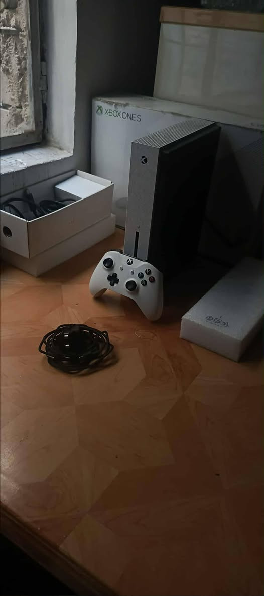 إكس بوكس ون Sواحد👿 تيره بي🌊 العاب قويه عدهن 6❤️‍🔥مكاني الدوره سعره 180


**إذا كنت صاحب هذا الإعلان وتريد حذفه لأي سبب، رجاءا أرسل رسالة إلى الدعم الفني**