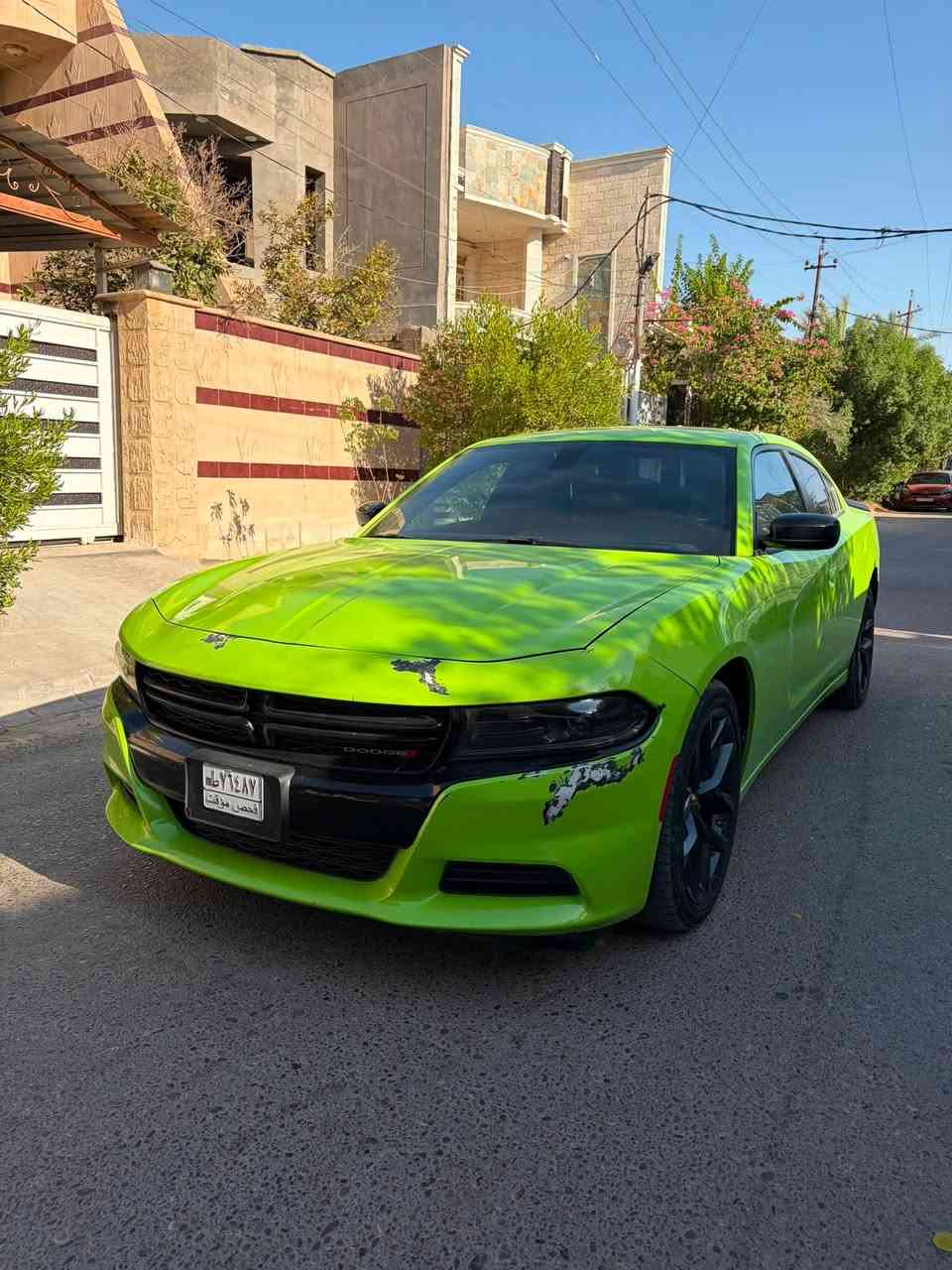 السلام عليكم للبيع چارجر ٢٣ الاصدار الاخير sxt.  بدون رقم منفيس بأسمي
ماشيه ٤٣ الف كيلو 
حادثها. فقط البنيد مبدل باقي السياره كفاله بدون لا صبغ ولا تبديل دعاميتها الاماميه نفسها ما مبدله 
 مواصفات الsxt المعروفه. شاشة حساسات بصمه وباقي المواصفات المعروفة 
للاستفسار / *********** 
مكان السياره بغداد المحمودية 
السعررر 235
