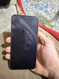 آيفون XS ماكس • ذاكرة ٦٤ • بطارية ٧٩