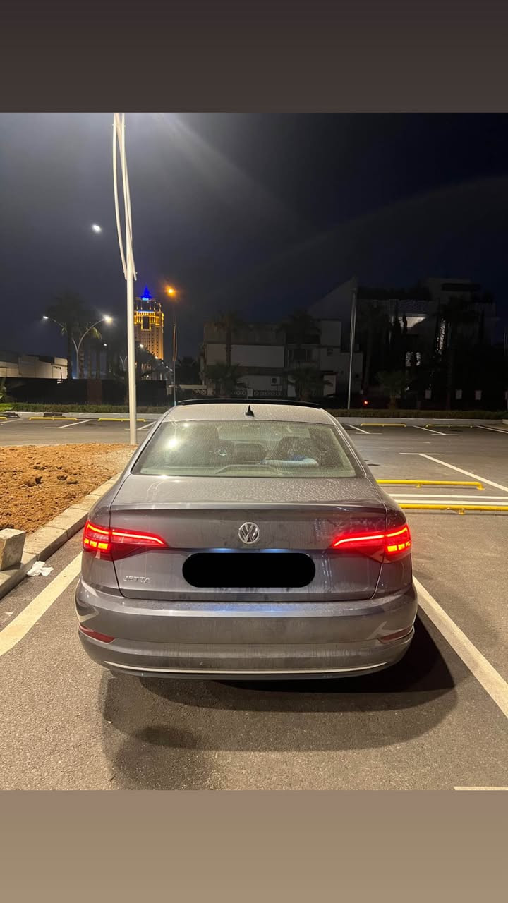 Jetta SE 2021 نفتی
مەکینە ١٤ مەرغوب
ڕادار بەردی گزۆز
ڕادێتە حەماوە بەشەرت بیلاد
بەسمە 
برێک بەسمە
دەرگا بەسمە
گێڕ مەکینە بە شەرت
کوشن کارەبایی جلد هیتەر 
پانۆڕاما
چوار تایە و ویل نوێ 
یەک پارچەی بۆیاغە
هەزە ڕەقەم سەنەوی نوێ تا ٢٠٣٠
*********** أربيل, العراق
