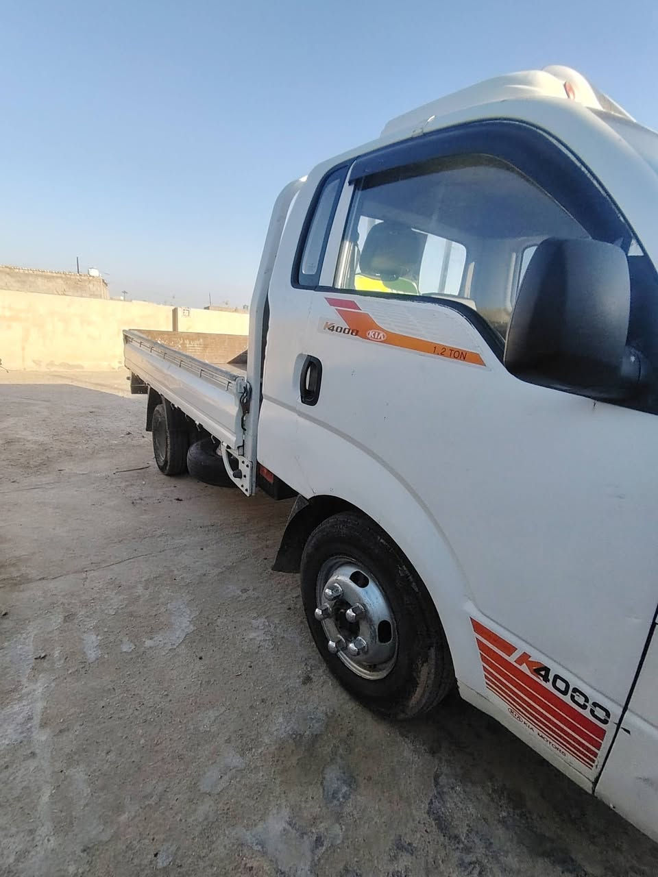 سلام عليكم ورحمة كيه فحل البيع مديل 2012مكينه وكير  مكفولات وشاصي مكفول وقماره بيه صبغ قليل بدون ضربه رقم ميسان ثاني يوم تحويل سنويه ال30وبيه براء الذمه ما طلوبه الشراي ما يخسر بيه شي  تلفوني اسيا ***********واتساب 
الاثير *********** واتساب
