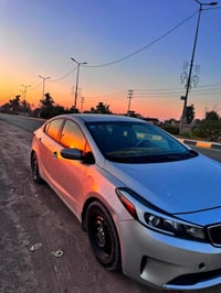 كيا فورتي 2017 بسمي رقم بغداد وارد امريكي حادثة جاملغ وبنيد بدون دواخل...