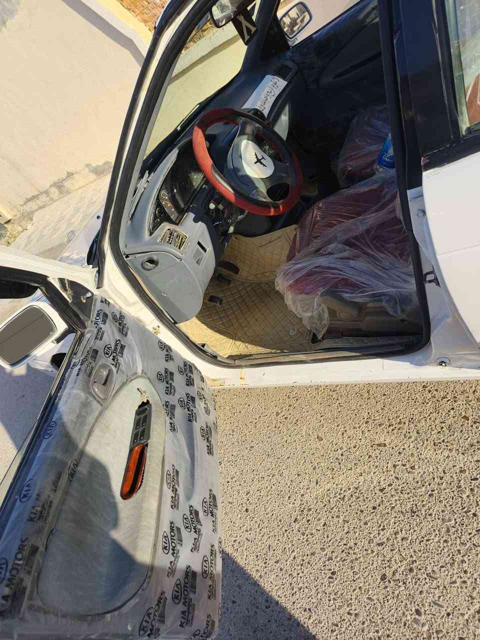 السلام عليكم من رخصة الادمن كيه سيفيا جريه موديل 93رقم أنبار دولي كير عادي محرك وكير خير من الله سياره جاهزه عل آخر حبايه ومال جناي سياره بسمي تحويل ثاني يوم سعره 33 ورقه وبيه مجال حك الجيه مكان السياره الأنبار فلوجه ‏‪***********‬‏
