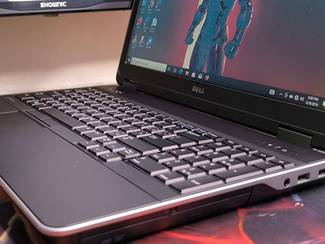 💻 Dell Latitude E6540🔥

✅ مناسب للأعمال المكتبية👨‍💻، الدراسة📚، التصفح، والبرامج اليومية👨‍🎓
✅ جهاز عملي ومتين من سلسلة Latitude المعروفة بالاعتمادية🖥️. 

🤍💛 المواصفات 💛🤍

 🚀 معالج Intel Core i7 الجيل الرابع – فئة M
🧠 RAM 8GB DDR3 – أداء سلس بدون تهنيگ
💾 SSD 256GB – سرعة عالية في التشغيل والبرامج
🎮 كرت شاشة Intel HD Graphics 4600
🖥️ شاشة 15.6 بوصة HD – رؤية واضحة ومريحة. 

💎💎💎💎💎💎💎💎💎💎💎💎💎💎💎💎💎💎

💰 السعر: 175 ألف دينار فقط. 

🚗يتوفر خدمة توصيل لجميع المحافظات.

🩵 بغداد 5 الف دينار فقط 
🩵محافظات 6 الف دينار فقط.

💎💎💎💎💎💎💎💎💎💎💎💎💎💎💎💎💎💎

🎊🎁 الهدايا الي توصل وياالجهاز 🎁🎊
1_ شاحنة الابتوب 
2_حقيبة الابتوب 
3_ماوس ضوئي
4_ماوس باد 

💎💎💎💎💎💎💎💎💎💎💎💎💎💎💎💎💎💎
📑 ضمان لمدة عشره أيام من تاريخ الإستلام.

☎️للحجز والاستفسار التواصل على الواتساب أو المازنجر***********
