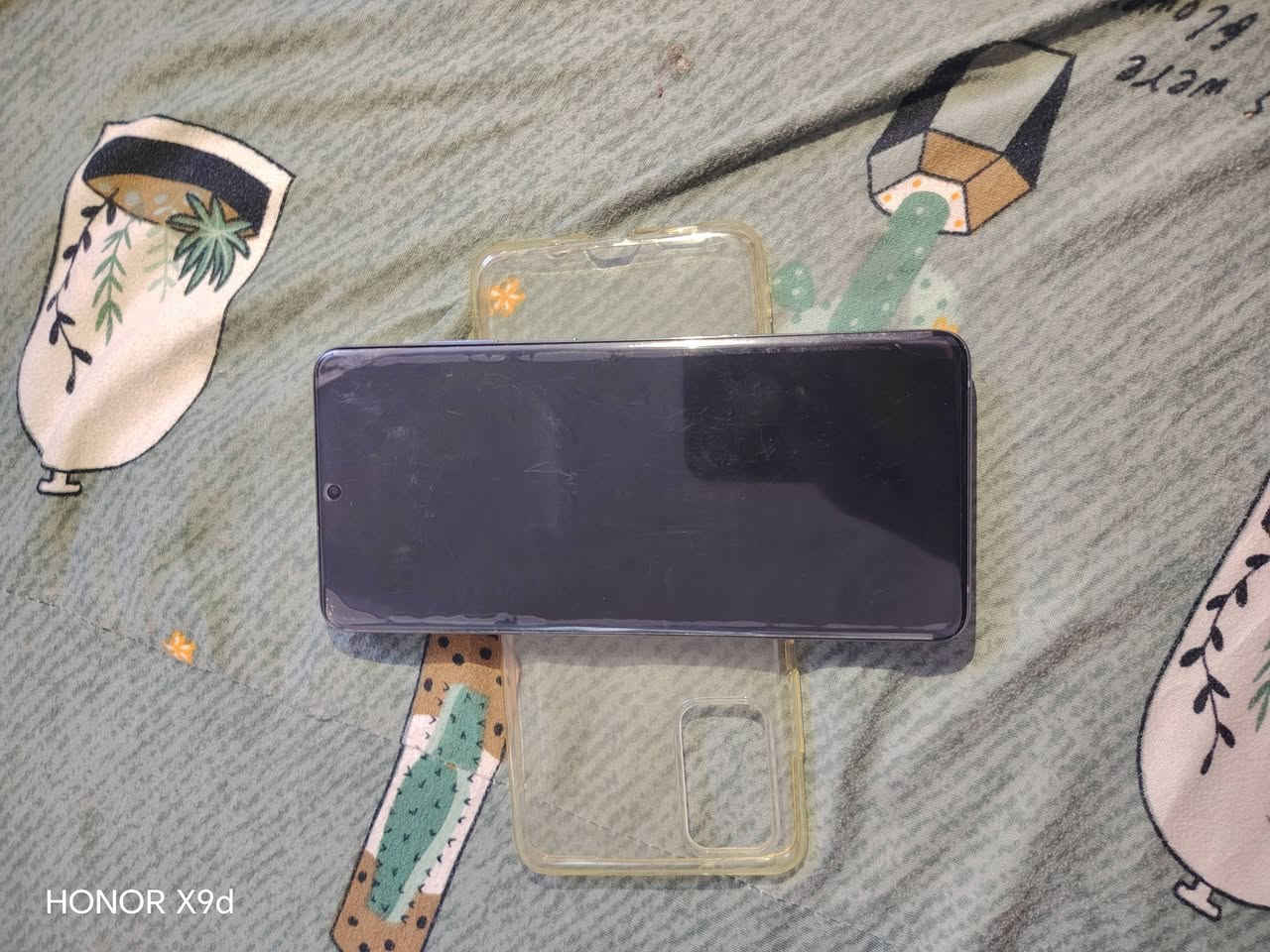 سلام عليكم 
s20+5G
ذاكره 128
جهاز فلاكشب 
بوبجي 90حقيقي وفول سلاسه 
جهاز مكفول كفاله عامه ماعده هاي طخه بشاشه زغيره ومابينه اصلن 
صوت اتصال فرمت كلشي شغال مابي اي نقص 
وتك سيمكرت 
مراوس وي ايفون اكس ماكس 
مكاني بغداد 
***********
