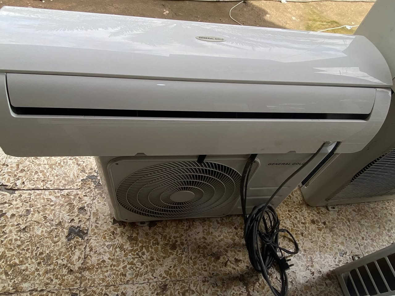 السلام عليكم
اثاث + سبالت للبيع 

سبالت كافة الاحجام موجودة شرط الضمان والفحص 

***********
واتساب 
☎️📞📩
