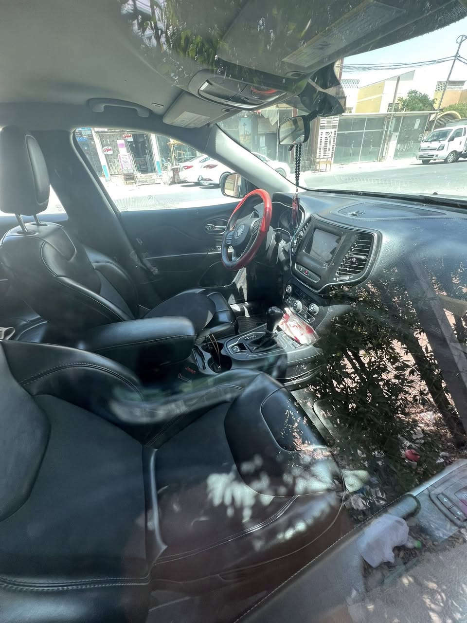 جيب بزون للبيع موديل 19 ضرر جاملغ وبنيد بدون ايرباك السيارة نظيفه مال جناي مكان نجف باسمي السيارة السعر 140 وبيها مجال للشراي رقم ***********
