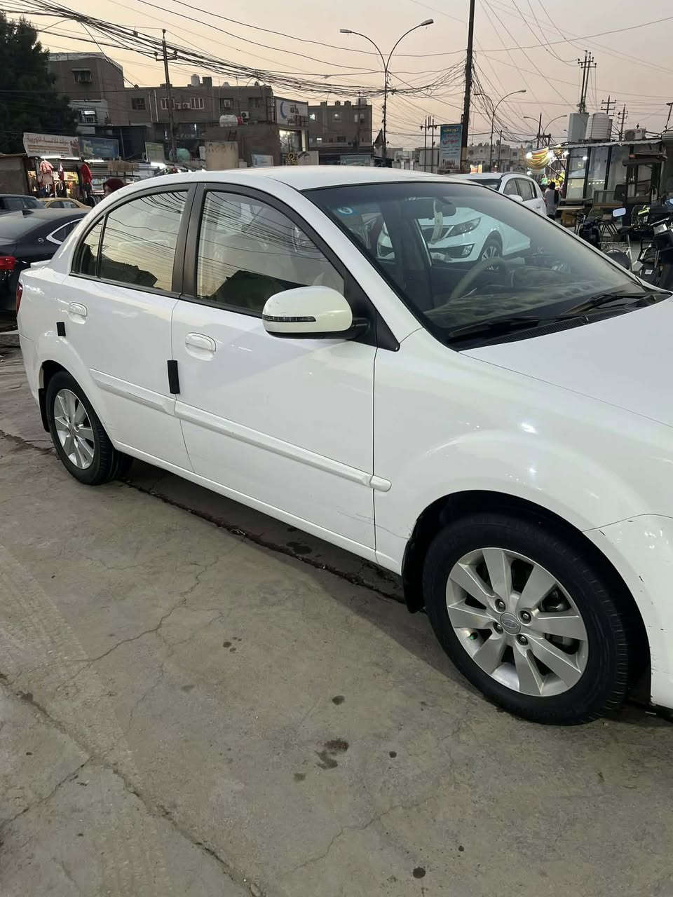 السلام وعليكم كيا ريو 2012 مكفوله كفاله عامه من الظربه والصبغ حتى الدعميات بيهه بارد اربع اصباع بلجاملغ الخلفي يم البكلات عكس السايق محرك 1600 تبريد شغال كهربائيات كلهه شغاله تم تاير باتري جديد تواخل مدوشمه جلد والبلاديه هم جديده اي نواقص مابيهه رقم بغداد بسمي هزه جديده السعر 95 وبيهه مجال بسيط مكاني الدوره ***********
