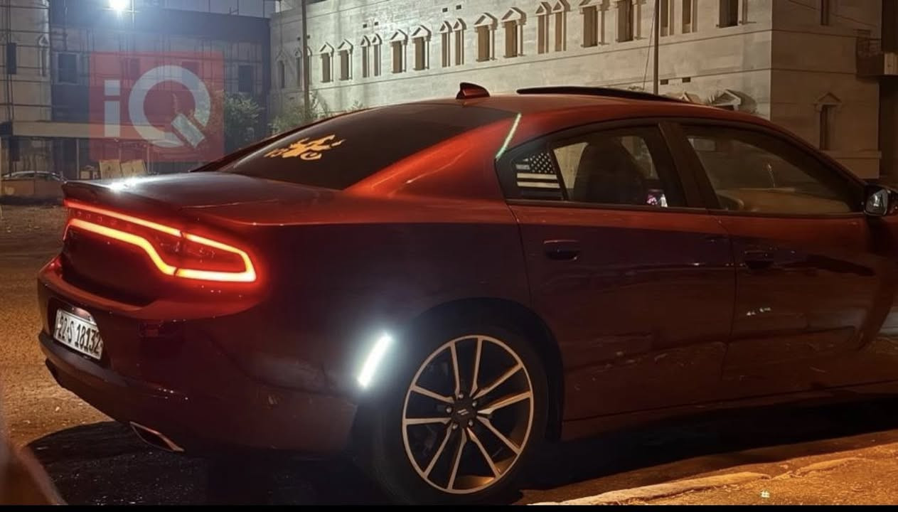 تشارجر وارد امريكي ماشية 32 الف كيلوا متر حقيقي 
ضربتها كما موضح في الصورة وبيها بعد طعجة خفيفة بل جاملغ الايمن الخلفي  الباقي كفالة السياره 
ما متعوبة ما شايفة حتى الاربعين كيلوا مال البصرة 
مكاني بصرة حكيمية ***********
رايدها 305 ورقه
