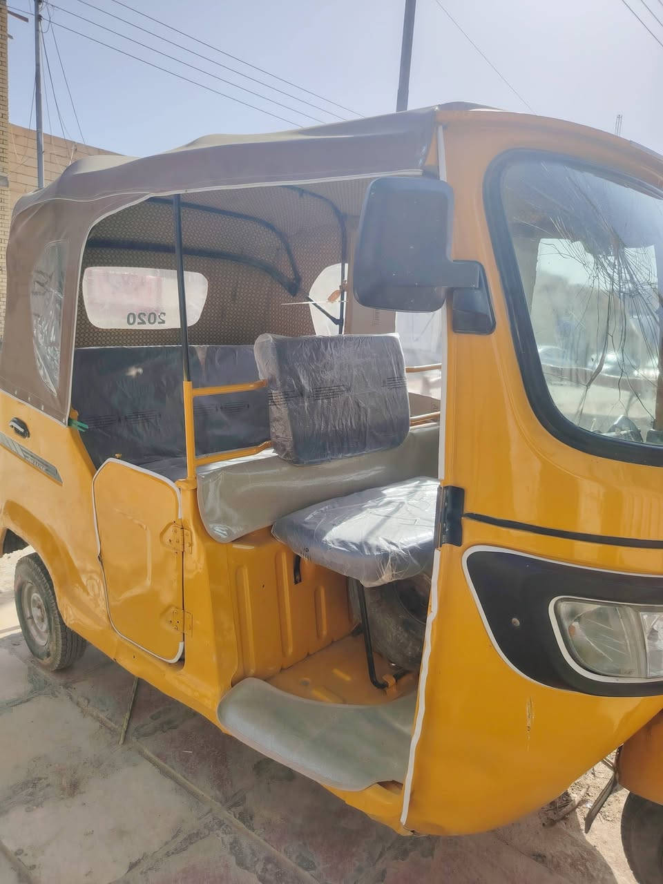 تكتك موديل ٢٠ أوراق مكان ناصريه سعر ٤ ملاين بيها مجال التواصل واتساب ***********
