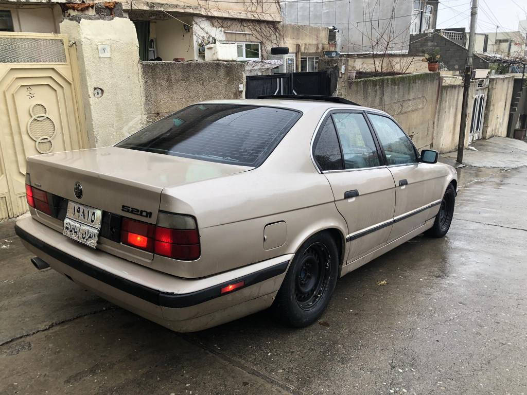 سڵاوی خوا لە هەموولایەک 
ماشاللە لە ماڵی هەموولایەک
بی ئێم ٥٢٠ 
ڕەقەم سلێمانی 
گێر و مەکنیە بەشەرت 
تەبرید و گەرمی مەزبووت 
تەبرید لەمس 
سلاید 
چوارجام کارەبا 
بێ دەعم و لێدراو 
کارەبای هەمووی مەزبووتە 
بێ مەعجوون هەموو گیانی بەشەرت 
سەیارە تا بڵێی جوان و پاکە ماشاللە 
بەناوی خۆمانەوەیە 

گۆڕینەوە ئەکەین بە مارسیدسی بە دڵمان بێت 

سعری ٤٦ معامەلە 
شوێن سلێمانی 

*********** السليمانية, العراق
