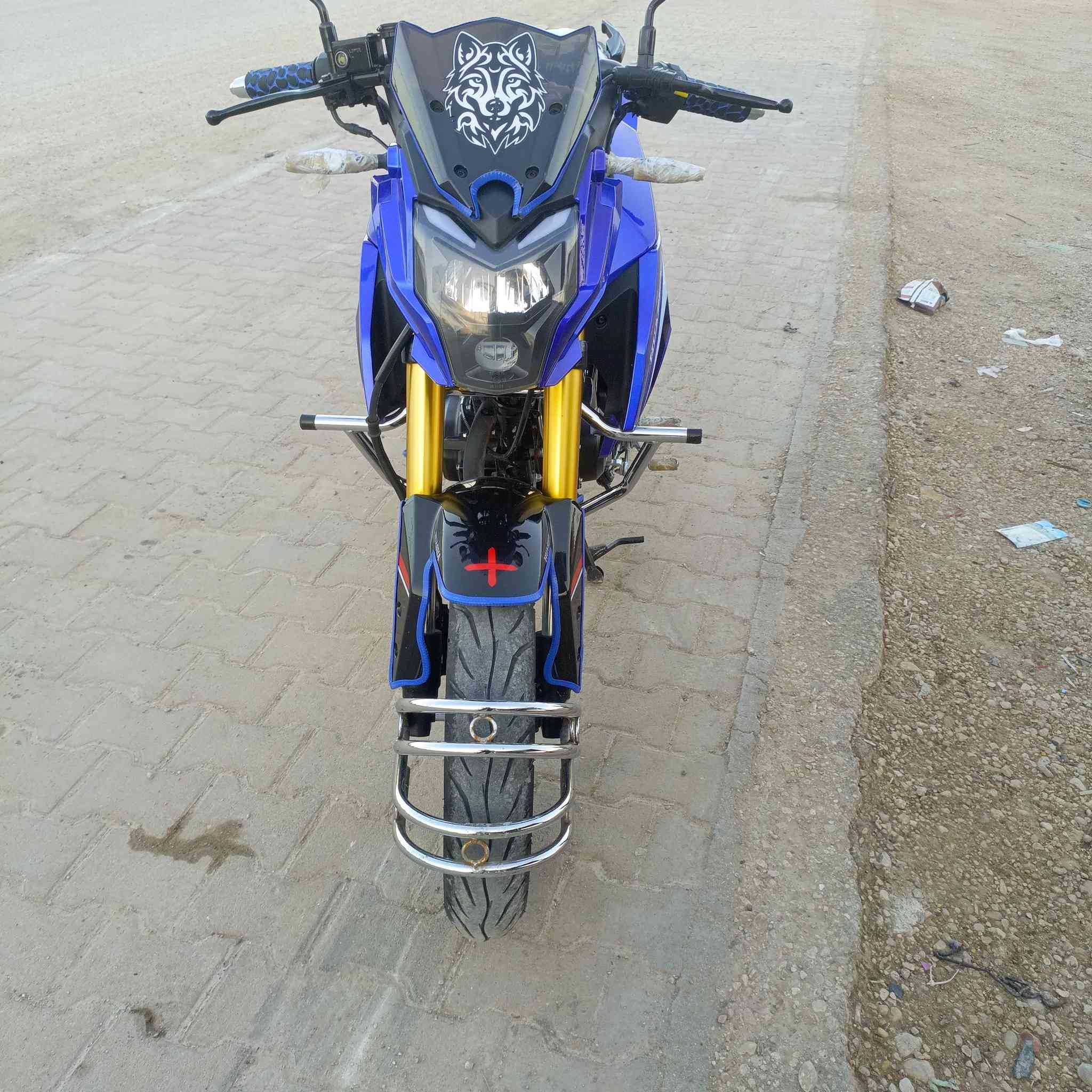 سلام عليكم من رخصت ادمن هايوشه بطح موديل 25زنجيل ضاقطه نضافه خير من الله دراجه حلوه 
دراجه ما محطوط عليهه سبانه وصلت مليون 550ما بعت عندك زود تفضل خاص جماعت الدين القصاد عبرو منشور 

اتصال ***********بي وتساب
