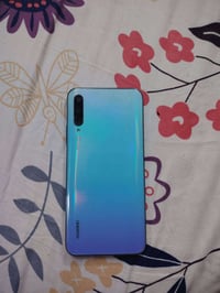 واي ٩ اس • ١٢٨ • يطفى فجأة