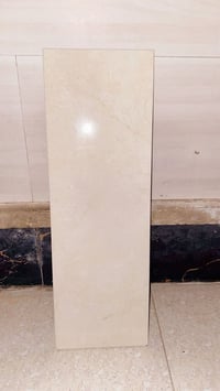 سيراميك اسباني  50/20x60 متر بدون كارتون للبيع سعر المتر 7 الالف دينار...