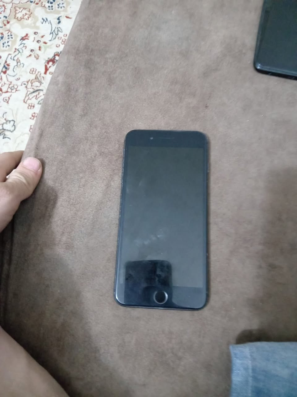 ايفون 8بلاص ذاكره 64 بطاريه 100%مبدل بيه بس بطاريه سعره 100 وبيه مجال مكاني اسكان لاصناعي رقم ***********
