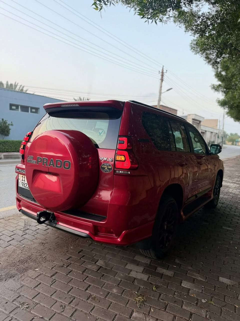 السلام عليكم 
برادو 2022 لون ماروني مد نايت ماشيه 86 فول موصفات
سياره نضيفه بيها صبغ بيبان ثنين سعرها 377$ وبيها شي بسيط ***********
