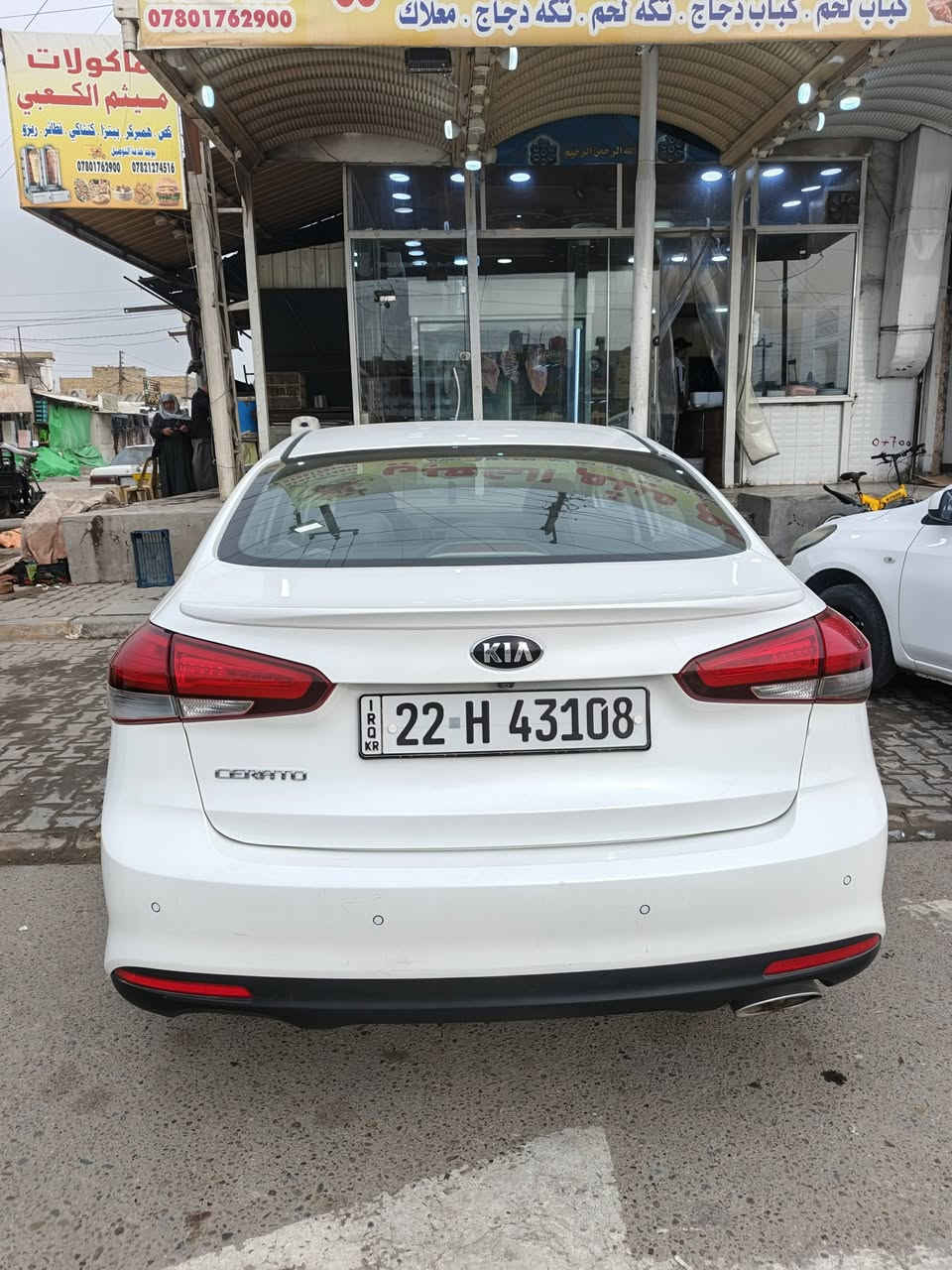 سياره كيا سيراتو موديل 2017 في اي بي فول موصفات 1/1 مكفوله كفاله عامه حتئ من البارد مكينه 2000 تبريد ثلج فتحه سلايت روف بصمه 3 ابواب ترحيب عن بعد .شاشه ايباد .كشنات جلد تبريد خلفي تدفه تبريد بلكشن كشنات كهربائي مكلف بلنشر مكاني نجف ***********.سنويه جديده ل2030 رقم دولي
