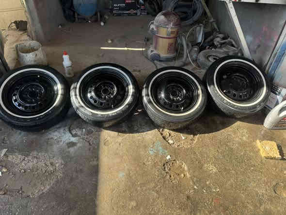 تخم ويل عادي للبيع 
تاير خط ابيض
زوج جدد وزوج ٧٥٪؜
حجمه ١٩٥/٦٥/١٥
سعرهن ٢٠٠ قفل 
مكاني نجف خان النص 
***********
