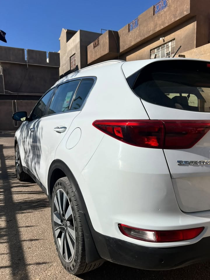 السلام عليكم سبورتج خليجي 2018 رقم سليمانيه الدولي السياره نص مواصفات اشاير بالمري قطعتين تبريد مري شفط حساسات اطارات صدر محرك كيركله مكفول و السياره مكفوله ما عدا موضح بالسونار بارد المكان ديالى السعر 178 مجال بسيط الرقم ***********
