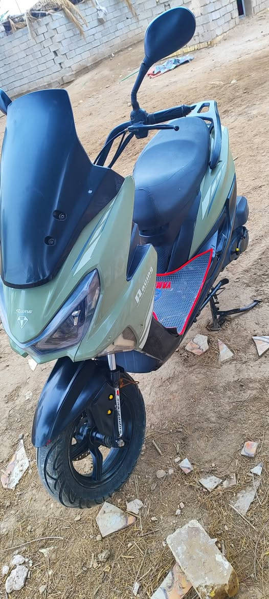 سترونك 150 GTR/SPORT/  ..cc
الدراجه جاهزه مكينه ما  مفتوحه كهربائيات سلف كلها شغالها
مكانها الديـوانيـة سومر
السعر 450 بيها مجال قليل


**إذا كنت صاحب هذا الإعلان وتريد حذفه لأي سبب، رجاءا أرسل رسالة إلى الدعم الفني**