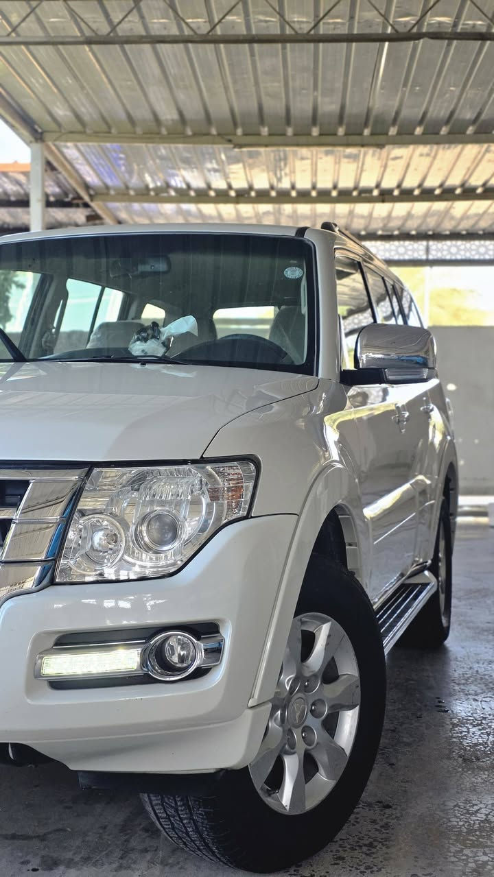 سلا عليكم
باجيرو               2017
مكفوله كفاله عامه من كل النواحي 
مواصفات.    عاديه
تحكم ستيرن جهتين
مري شفط
ماشيه 124 الف حقيقي
سونار بل منشور 
مكينه.    3،600
مكان بغداد الشعب
سياره اخت الزيرو
السعر                                          (178)
وبي مجال 
الرقم *********** واتساب 
مع تحياتي للجميع 🌹
