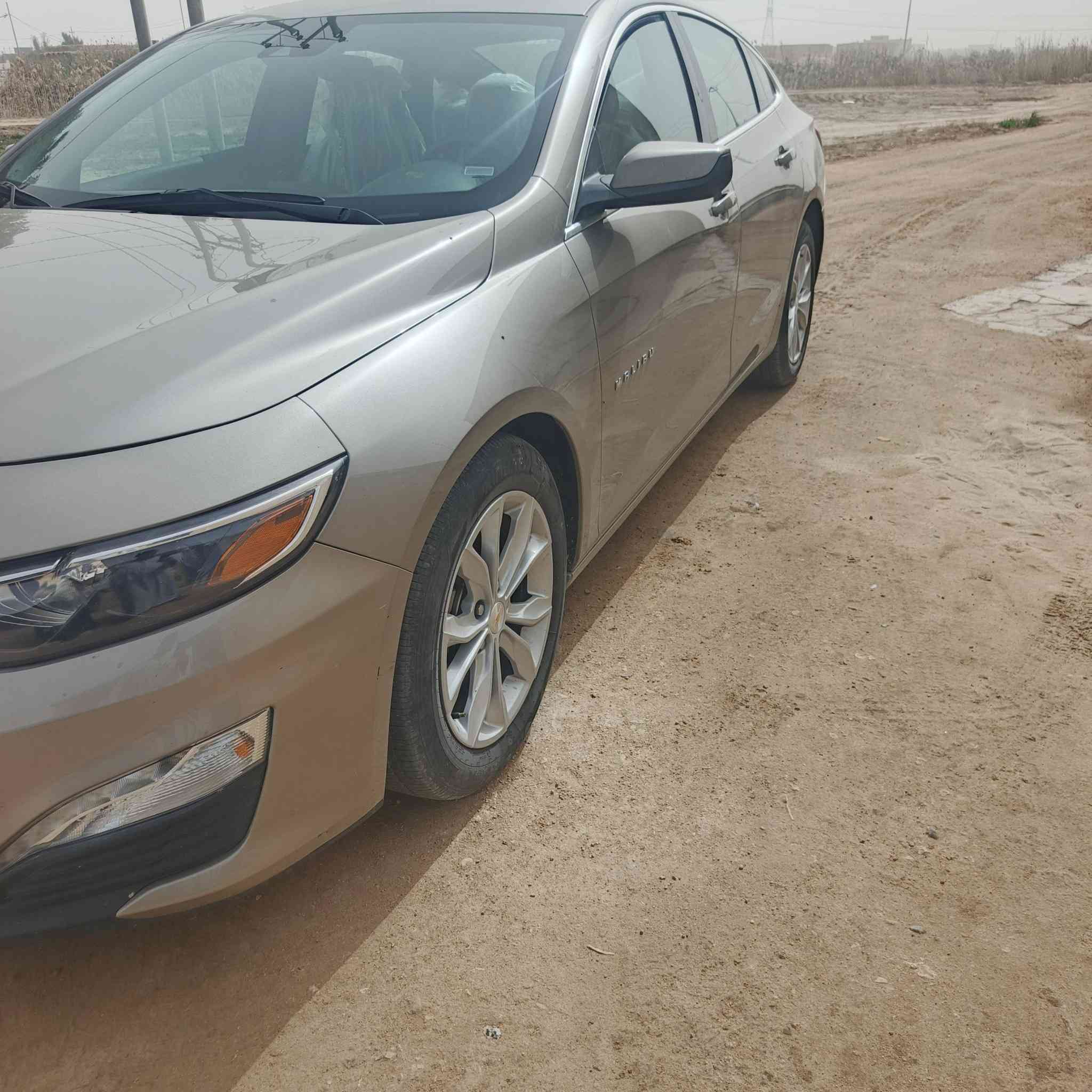 السلام عليكم ماليبو ٢٥ سياره نظيفه مواصفات حلوه ماشيه ٢٤ الف ضربتها باب وچاملغ خلفي فحص مؤقت ١٣٣ ***********
