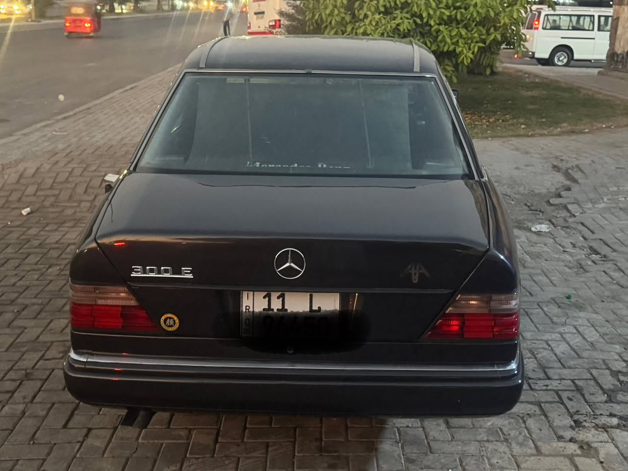 مارسيدس دب موديل ١٩٩٠محدثه بيبي رقم بغداد نكليزي  مكينه ٢٥٠٠ قواعد دبل سليمه صدر جديد تبريد شغال جام كهرباء فتحه كشنين جلد كهرباء سلايت بالقماره دواخل جديده تخم تاير سياره جاهزه من كلشي سعرها ٧٢وبيه مجال ***********
