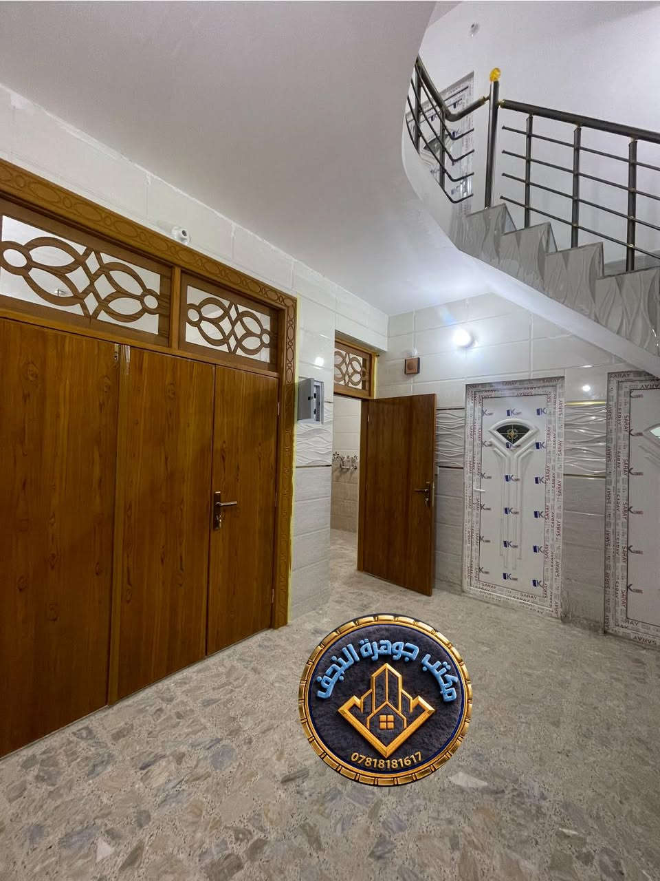 دار للبيع في حي الزهراء جديد غير مسكون المساحه 70م شارع 6 خلف قاعة سلطانه
▪️يحتوي على ثلاث غرف نوم وستقبال وصاله ومطبخ وصحيات داخليه وخارجيه 

▪️الواجهه  6  نزال 12  منطقة الدار كلش حلوه 

      للأستفسار   *********** 

مكتب جوهرة النجف للعقار
